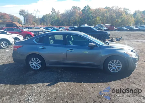 2015 Nissan Altima 2.5 S z USA, uszkodzony, nr VIN 1N4AL3AP5FC262313